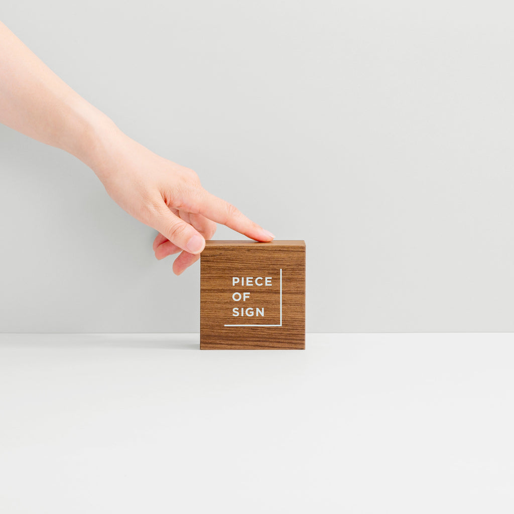 COUNTER / TABLETOP SIGN